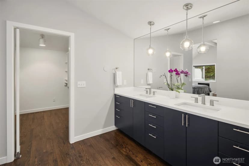 Property photo for 895 Nw Elford Drive, Seattle photo 11