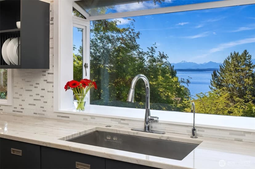 Property photo for 895 Nw Elford Drive, Seattle photo 3