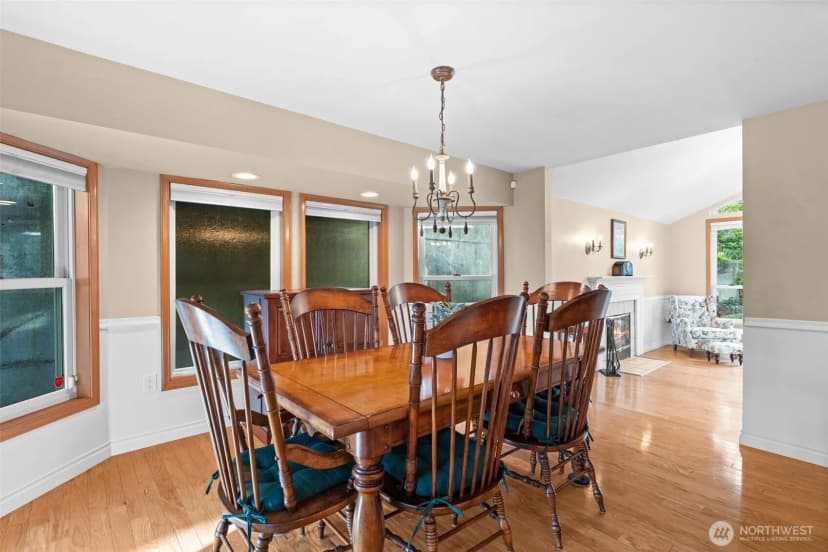 Property photo for 1860 Overview Drive Ne, Tacoma photo 9