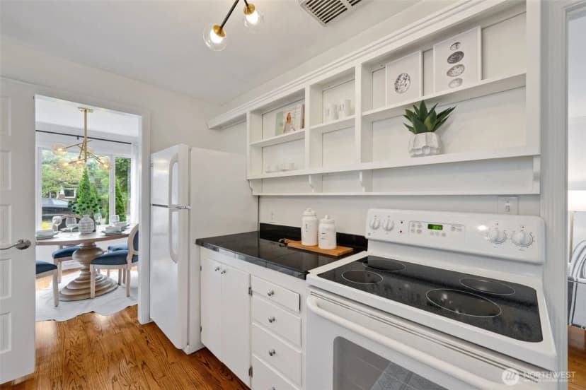 Property photo for 11549 8th Avenue Ne, Seattle photo 11