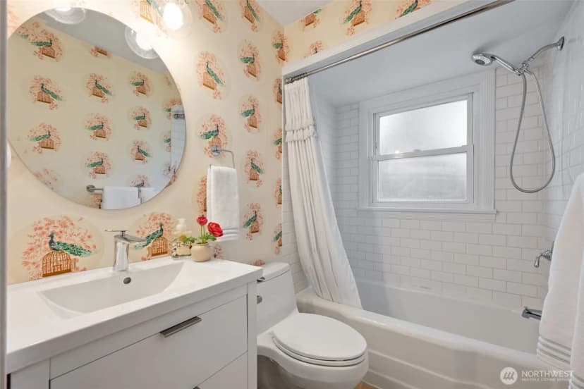 Property photo for 11549 8th Avenue Ne, Seattle photo 16