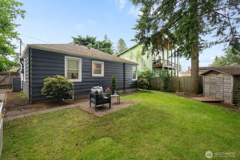 Property photo for 11549 8th Avenue Ne, Seattle photo 23