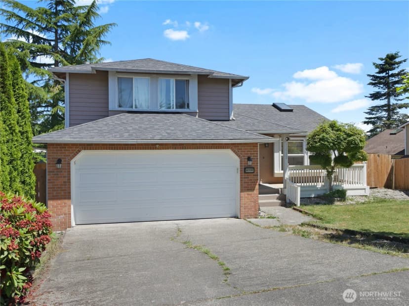 Property photo for 32332 19th Court Sw, Federal Way photo 2