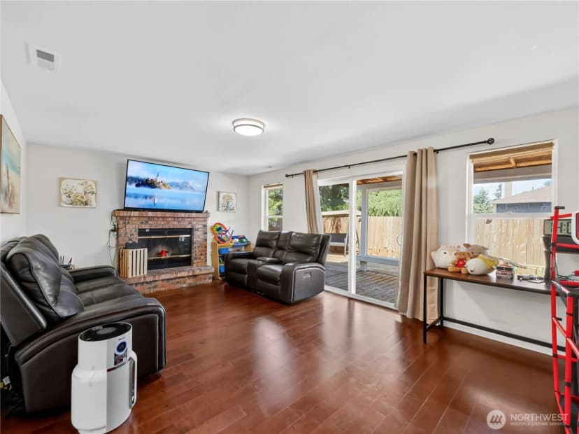 Property photo for 32332 19th Court Sw, Federal Way photo 16