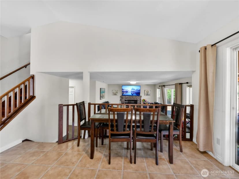 Property photo for 32332 19th Court Sw, Federal Way photo 14
