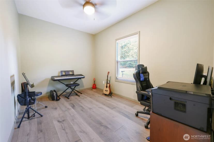 Property photo for 12902 210th Street E, Graham photo 34