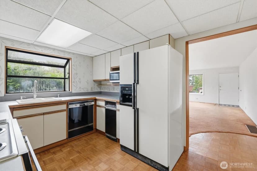 Property photo for 824 S 146th Street, Burien photo 7