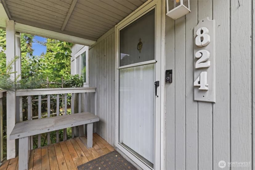 Property photo for 824 S 146th Street, Burien
