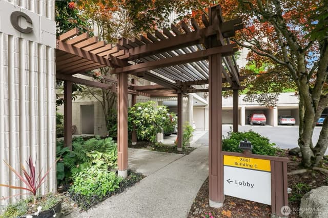 Property photo for 8001 Sand Point Way Ne #c47, Seattle photo 2