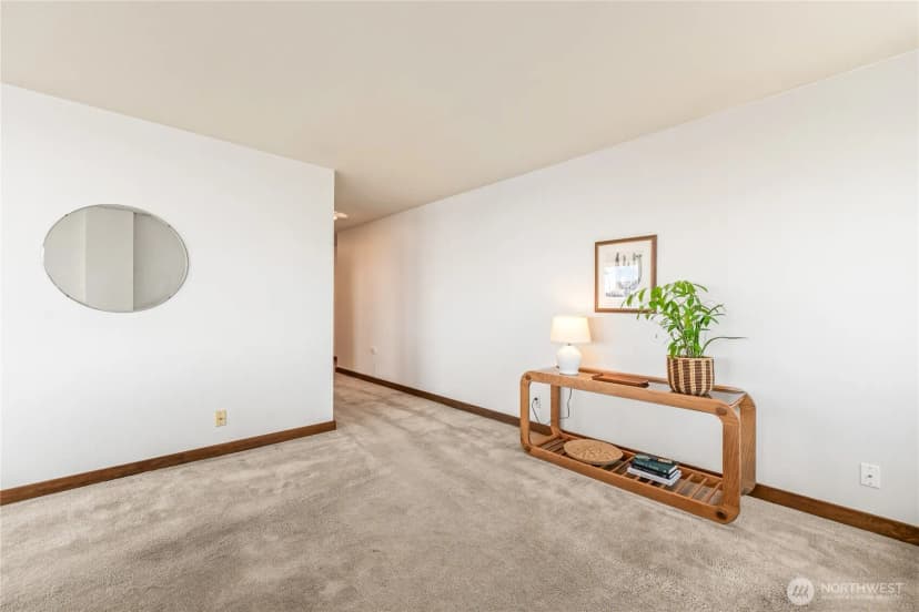 Property photo for 521 5th Avenue W #602, Seattle photo 7