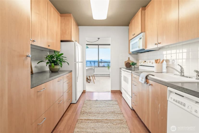 Property photo for 521 5th Avenue W #602, Seattle photo 8