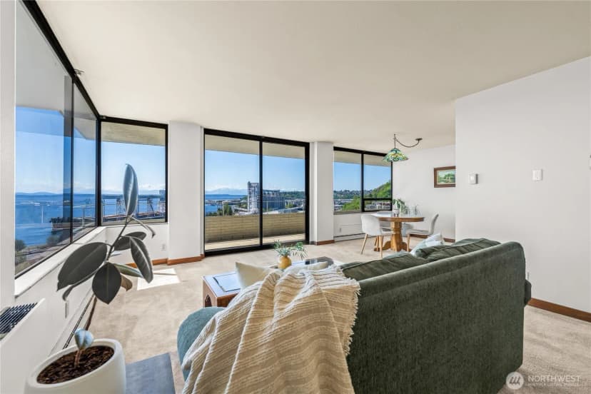 Property photo for 521 5th Avenue W #602, Seattle photo 3
