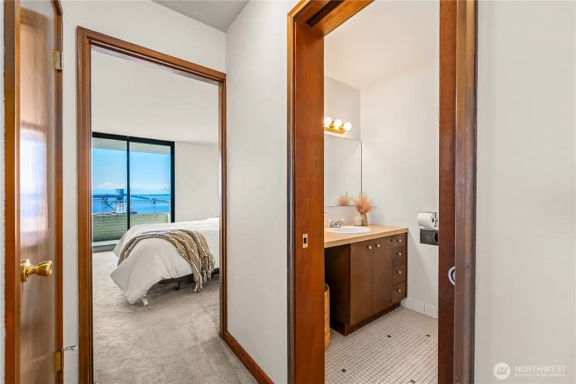 Property photo for 521 5th Avenue W #602, Seattle photo 18