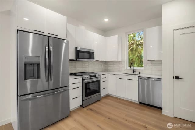 Property photo for 7334 25th Avenue Nw, Seattle photo 4