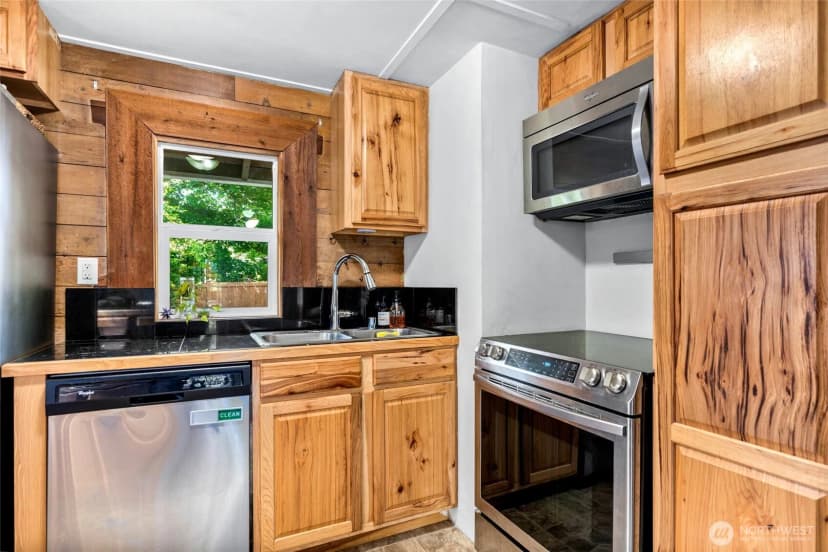 Property photo for 5000 Lakewood Road, Stanwood photo 10