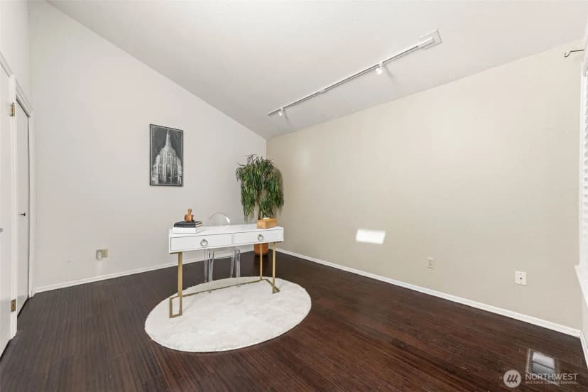 Property photo for 909 30th Street Nw #2c, Gig Harbor photo 6