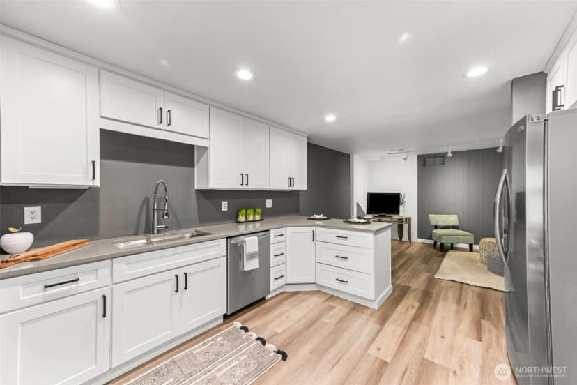 Property photo for 909 30th Street Nw #2c, Gig Harbor photo 11