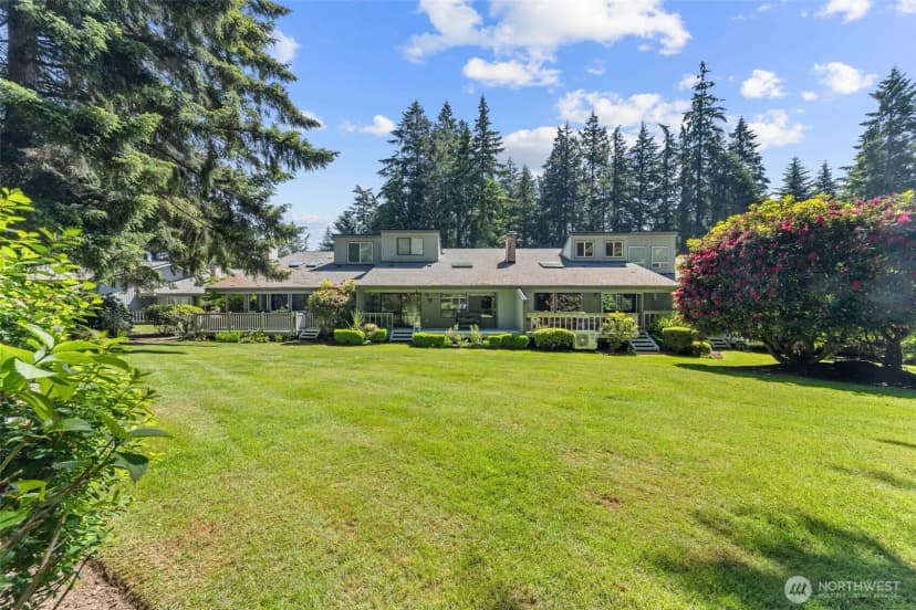 Property photo for 909 30th Street Nw #2c, Gig Harbor photo 2