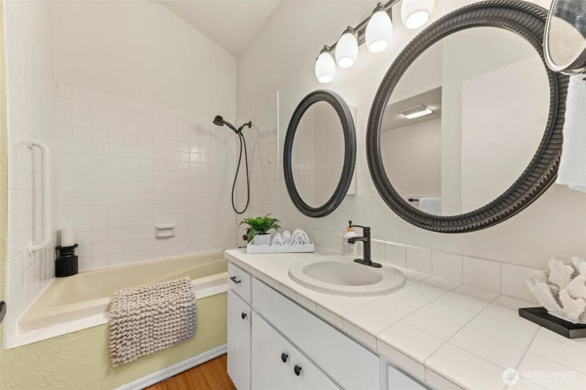 Property photo for 909 30th Street Nw #2c, Gig Harbor photo 26