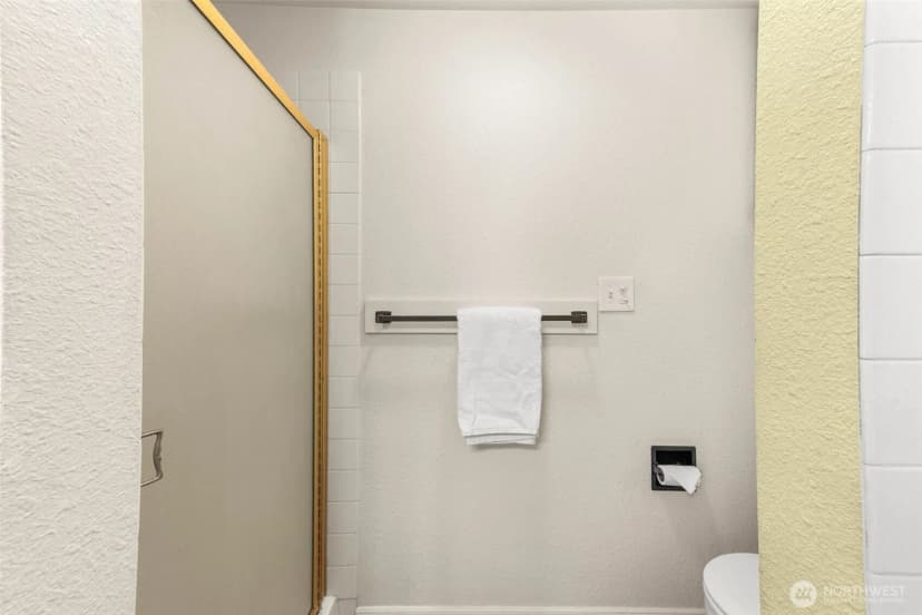 Property photo for 909 30th Street Nw #2c, Gig Harbor photo 27