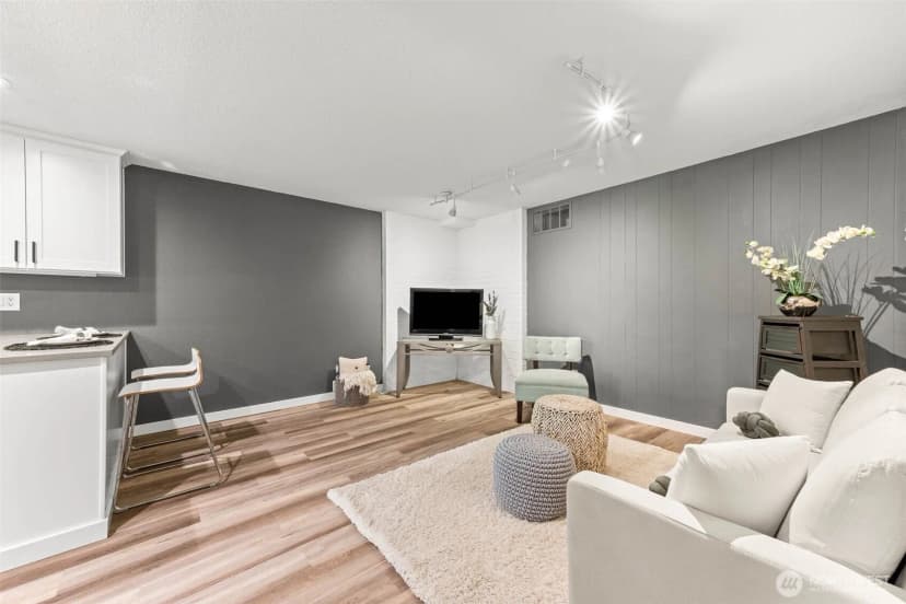 Property photo for 909 30th Street Nw #2c, Gig Harbor photo 7