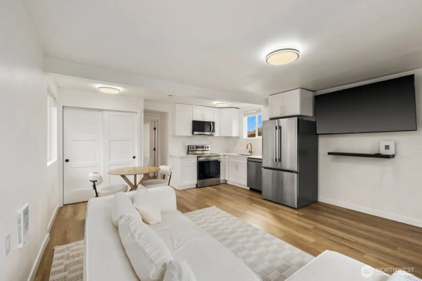 Property photo for 1747 Ne 147th St #1, Shoreline photo 8