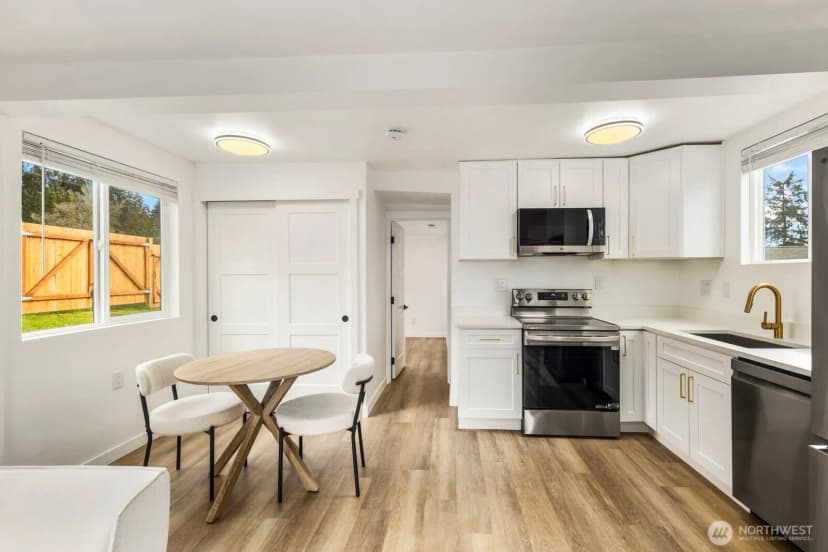 Property photo for 1747 Ne 147th St #1, Shoreline photo 10