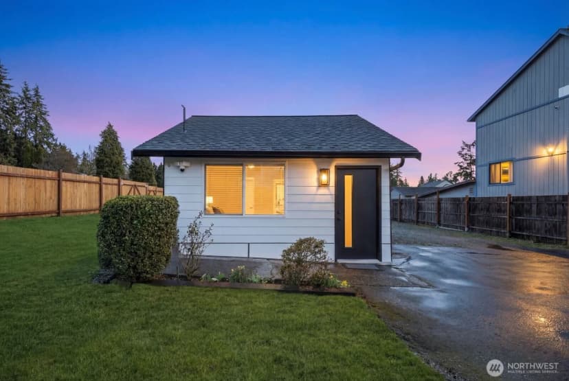 Property photo for 1747 Ne 147th St #1, Shoreline