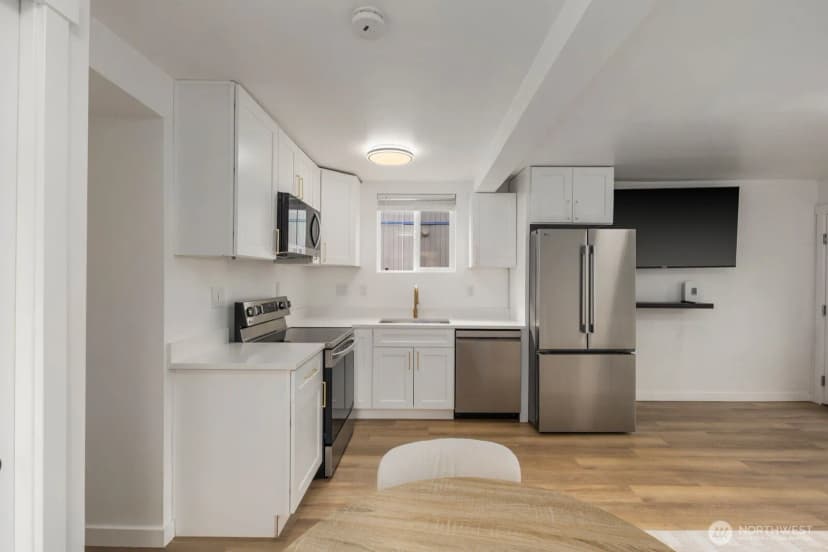 Property photo for 1747 Ne 147th St #1, Shoreline photo 11