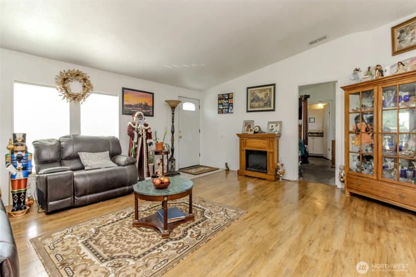 Property photo for 8216 19th Avenue E #10, Tacoma photo 4