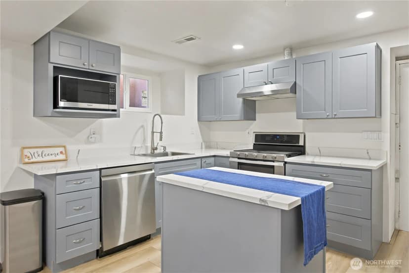 Property photo for 3519 Ne 8th Street, Renton photo 28