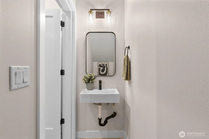 Property photo for 4235 S Bradford Street, Seattle photo 16