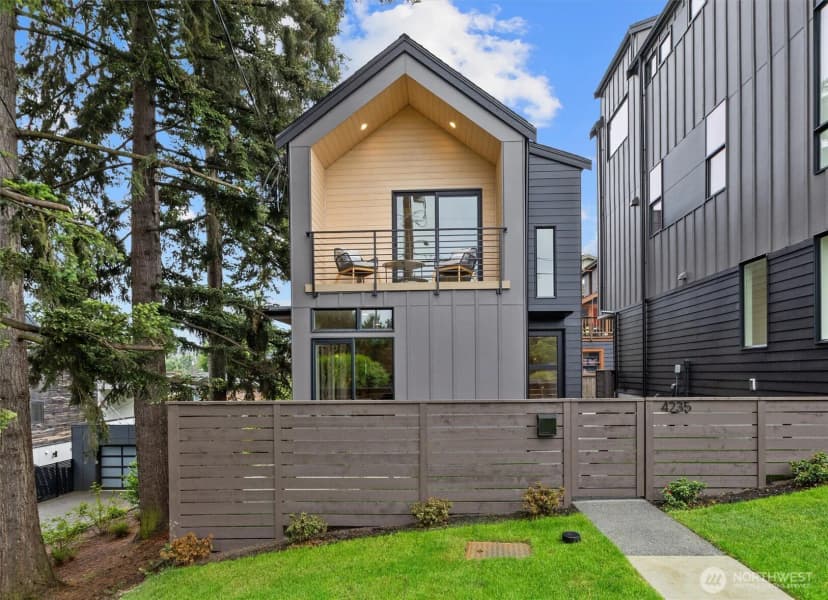 Property photo for 4235 S Bradford Street, Seattle photo 31