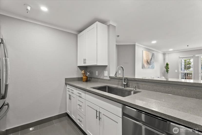 Property photo for 215 100th Street Sw #a106, Everett photo 8