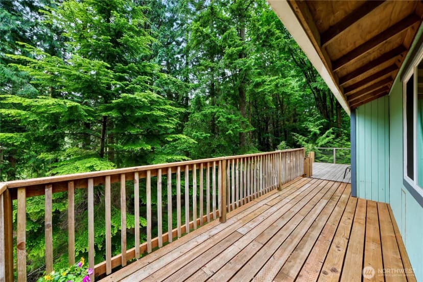 Property photo for 140 Windward Dr, Bellingham photo 9