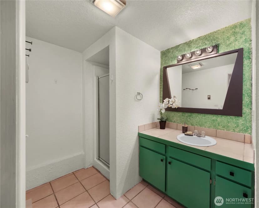 Property photo for 140 Windward Dr, Bellingham photo 25