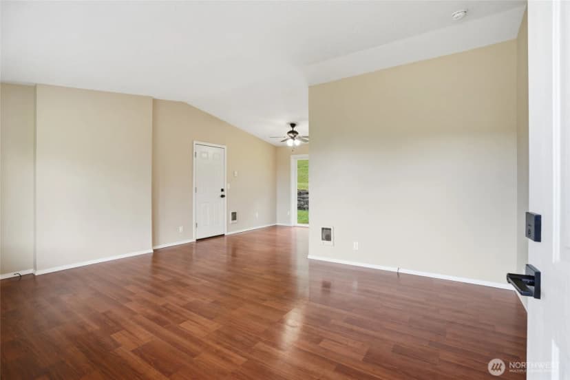Property photo for 511 W 3rd Street, La Center photo 7