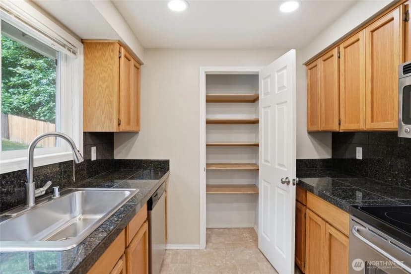Property photo for 511 W 3rd Street, La Center photo 16