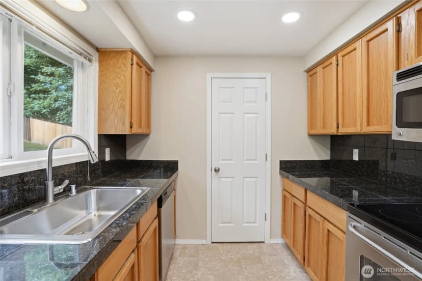Property photo for 511 W 3rd Street, La Center photo 17