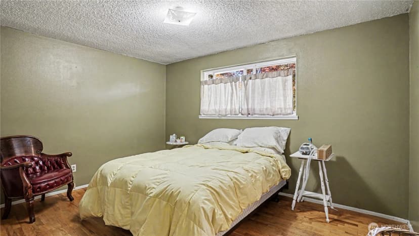 Property photo for 23719 99th Avenue S, Kent photo 17