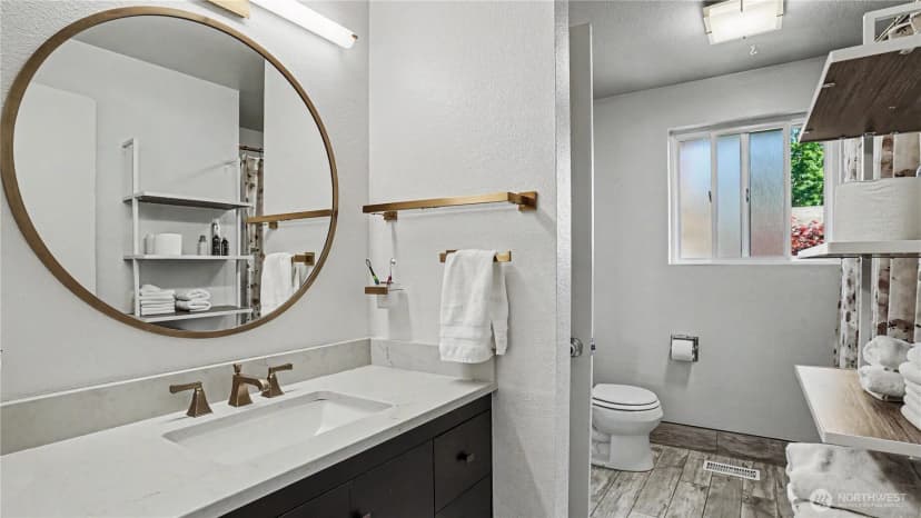 Property photo for 23719 99th Avenue S, Kent photo 18