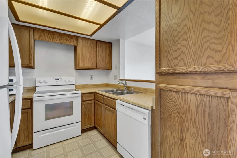 Property photo for 1018 S 312th Street #512, Federal Way photo 8
