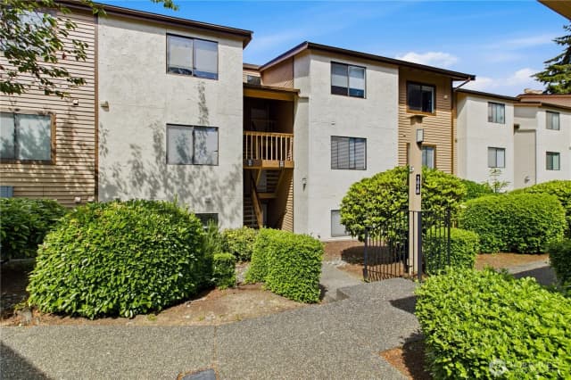 Property photo for 1018 S 312th Street #512, Federal Way photo 3