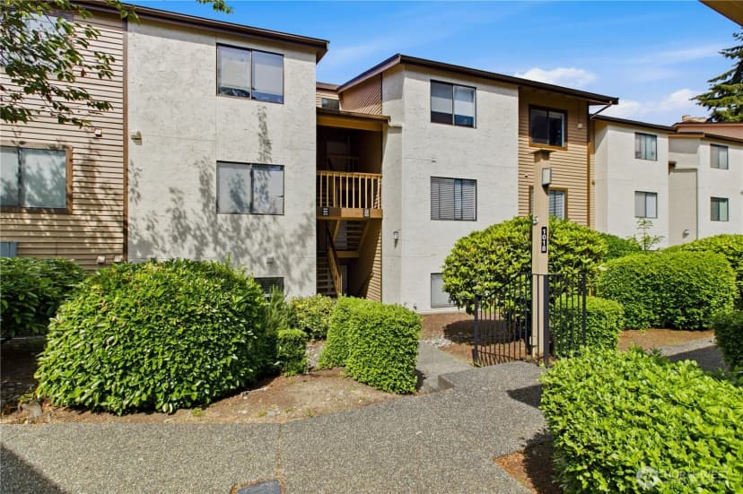 Property photo for 1018 S 312th Street #512, Federal Way photo 3
