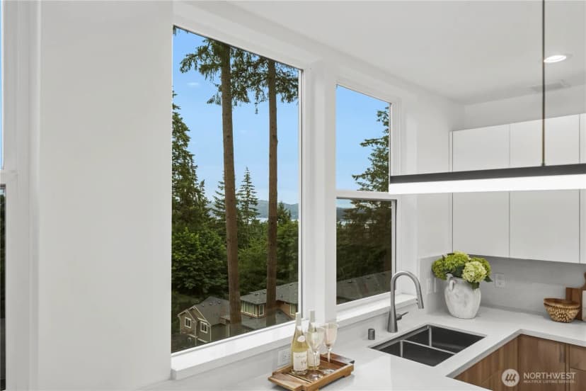 Property photo for 21037 Ne 15th Street, Sammamish photo 12
