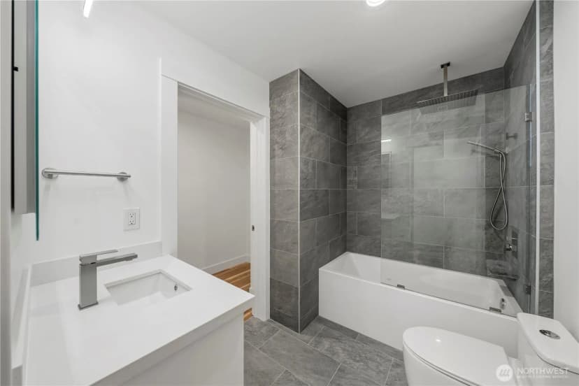 Property photo for 21037 Ne 15th Street, Sammamish photo 38