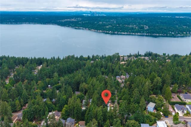 Property photo for 21037 Ne 15th Street, Sammamish photo 3
