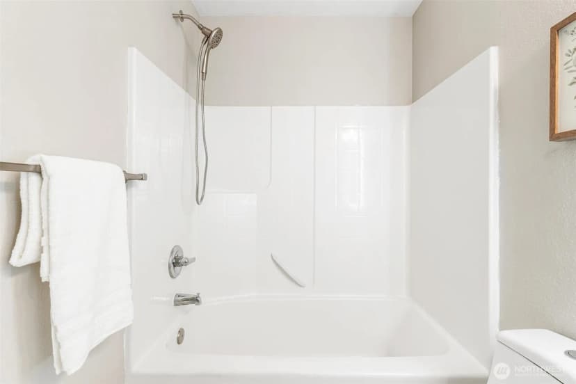 Property photo for 18912 108th Lane Se, Renton photo 28