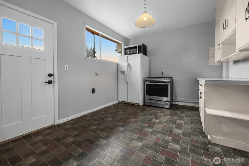 Property photo for 18230 88th Avenue W, Edmonds photo 25