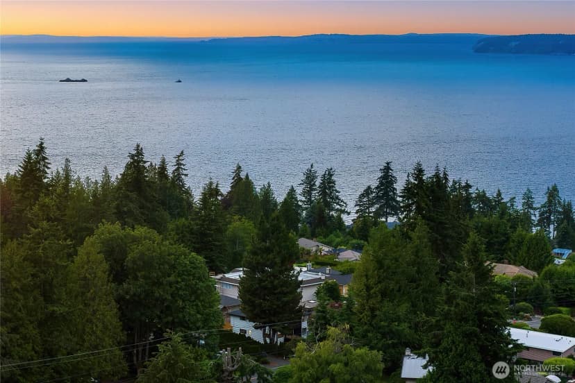 Property photo for 18230 88th Avenue W, Edmonds photo 38